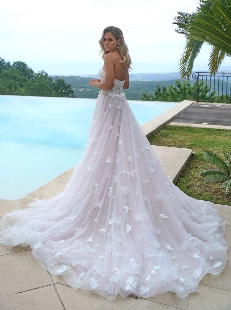 Dreamy-by-Diane-Legrand-82219-(9).webp