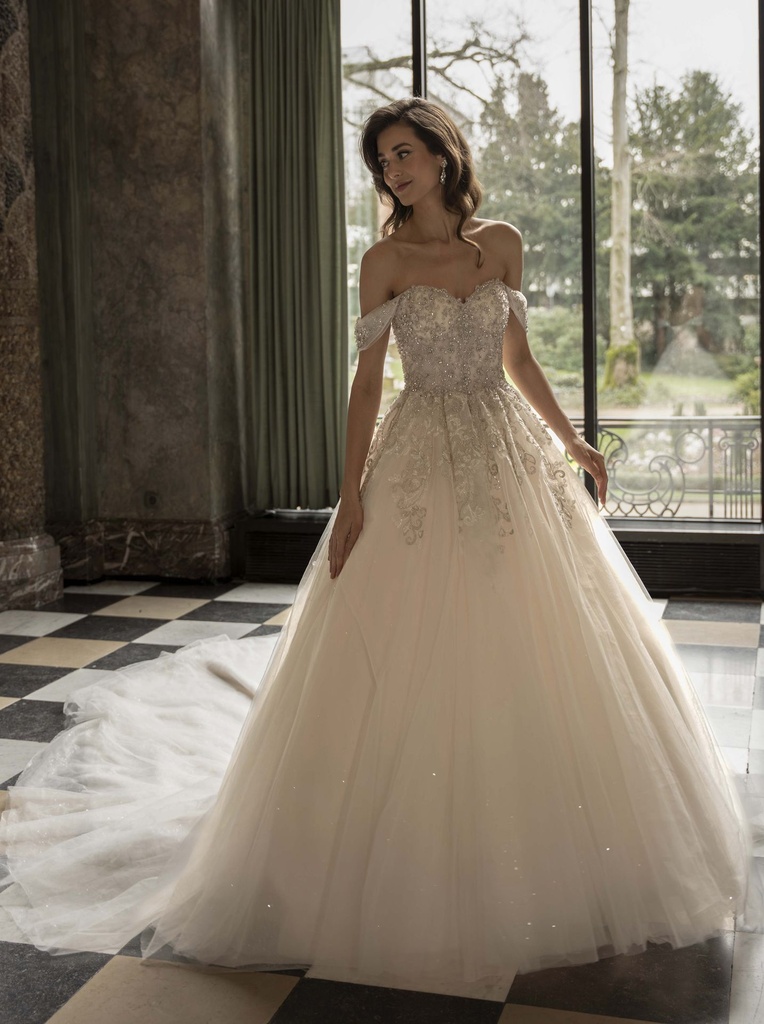 Royal by Diane Legrand Alice