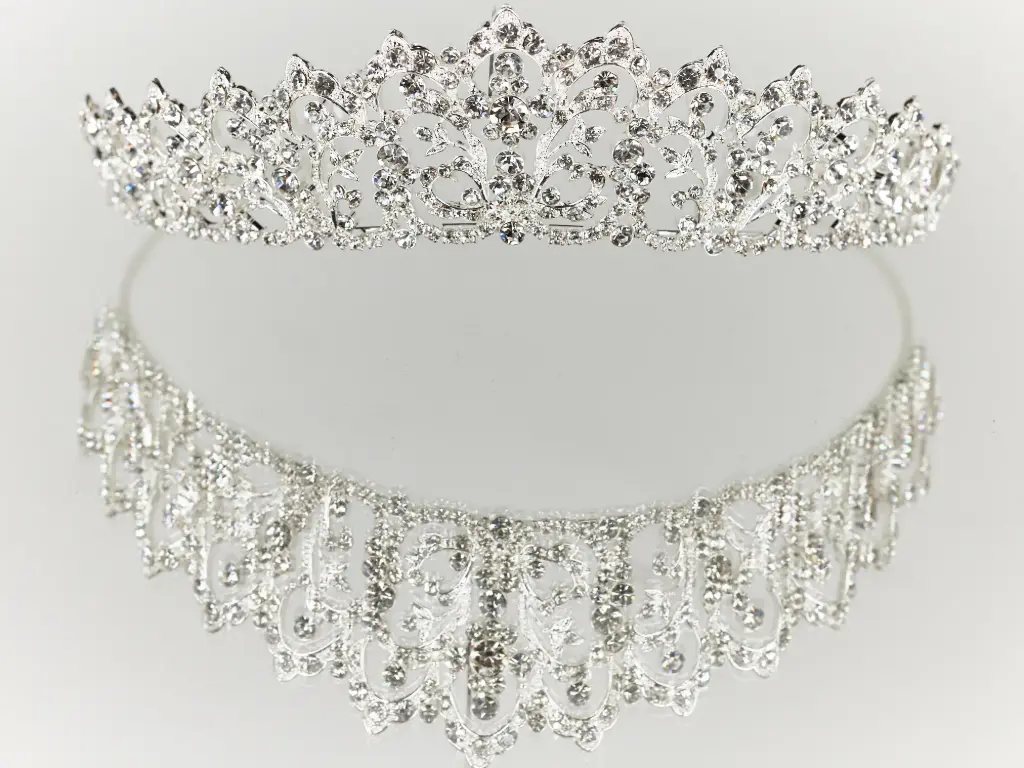 Tiara 18252