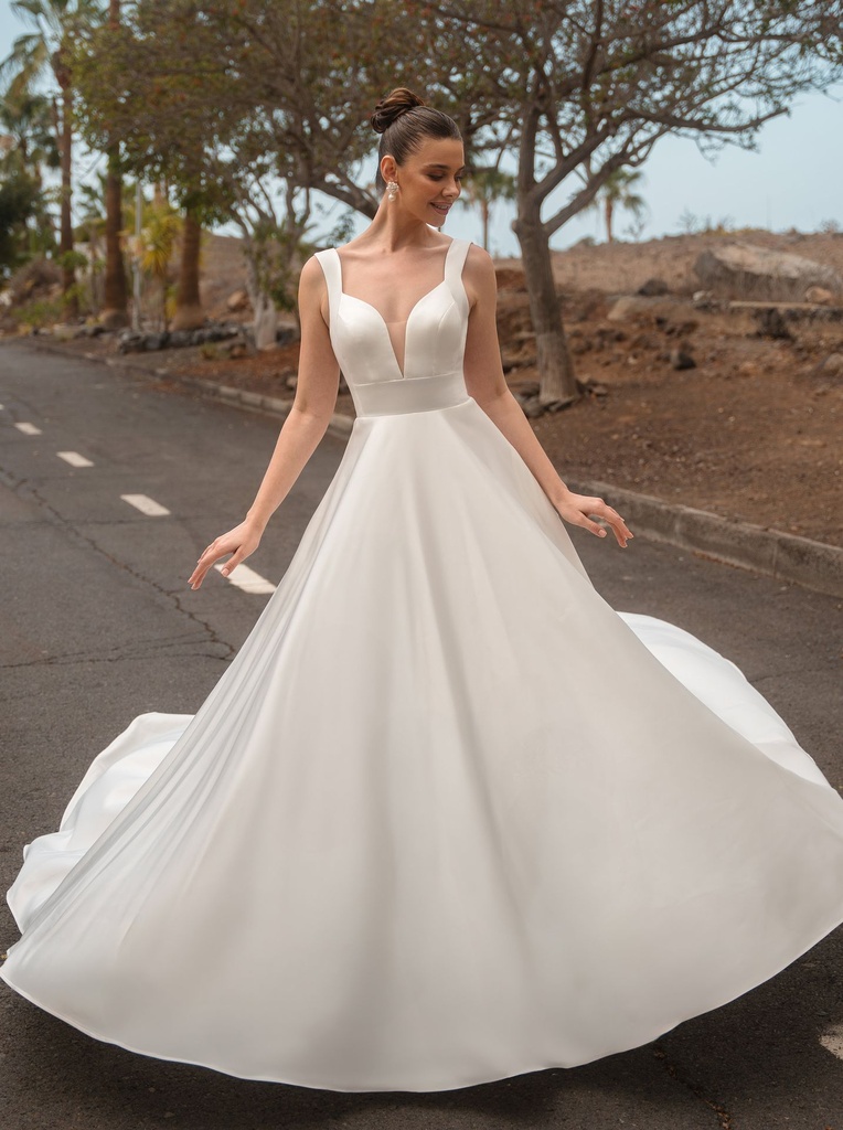 Pearl by Diane Legrand 1971 (BLACK/CHAMP, 30)